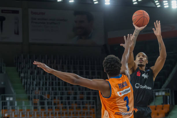 艾顿的到来 艾顿的到来